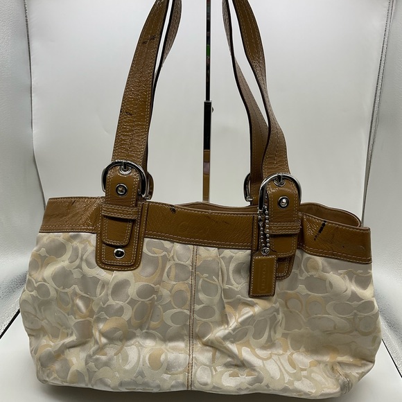 EXTRA LARGE COACH PLEATED SHOULDER BAG - Picture 1 of 10